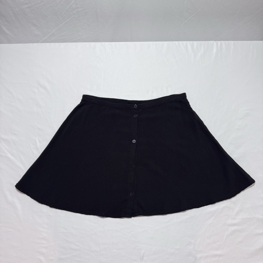 H&M Divided Mini Skirt Black Lightweight Button Front Women's Size 8 Trendy